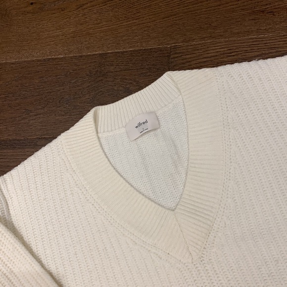 Aritzia Belize Sweater - Picture 6 of 6